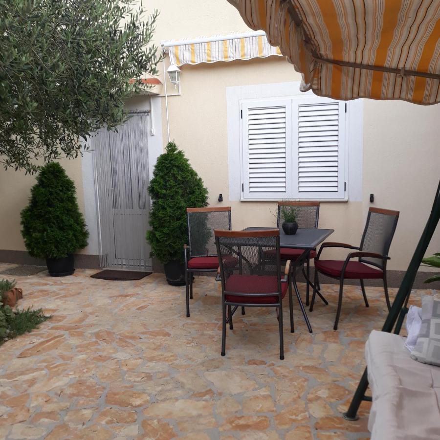 Apartment Mira Трогир Екстериор снимка