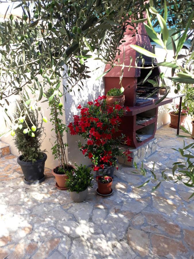 Apartment Mira Трогир Екстериор снимка