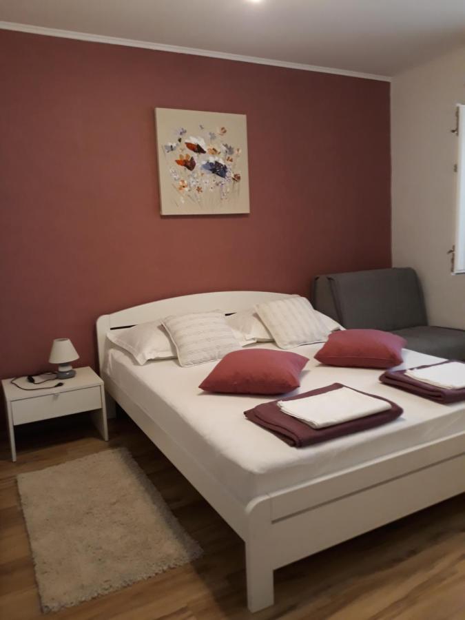 Apartment Mira Трогир Екстериор снимка