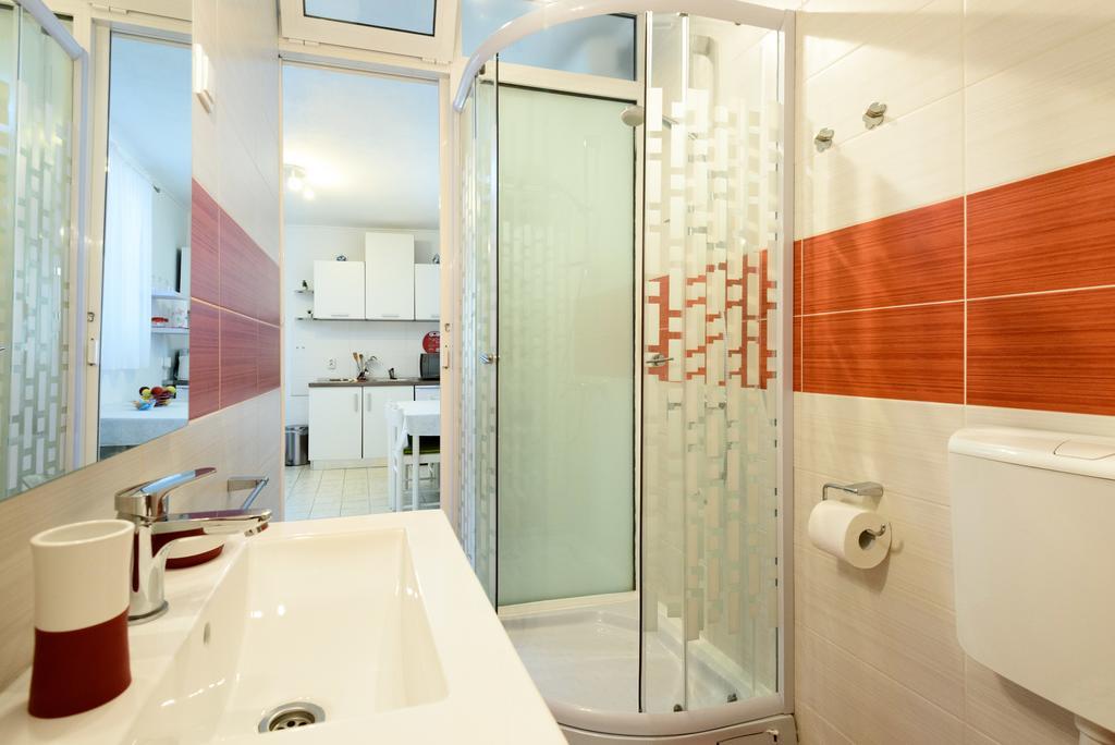 Apartment Mira Трогир Екстериор снимка