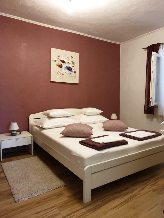 Apartment Mira Трогир Екстериор снимка